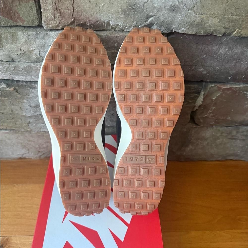 NIB/New Nike Waffle Debut 8.5M/10W - Picture 5 of 5